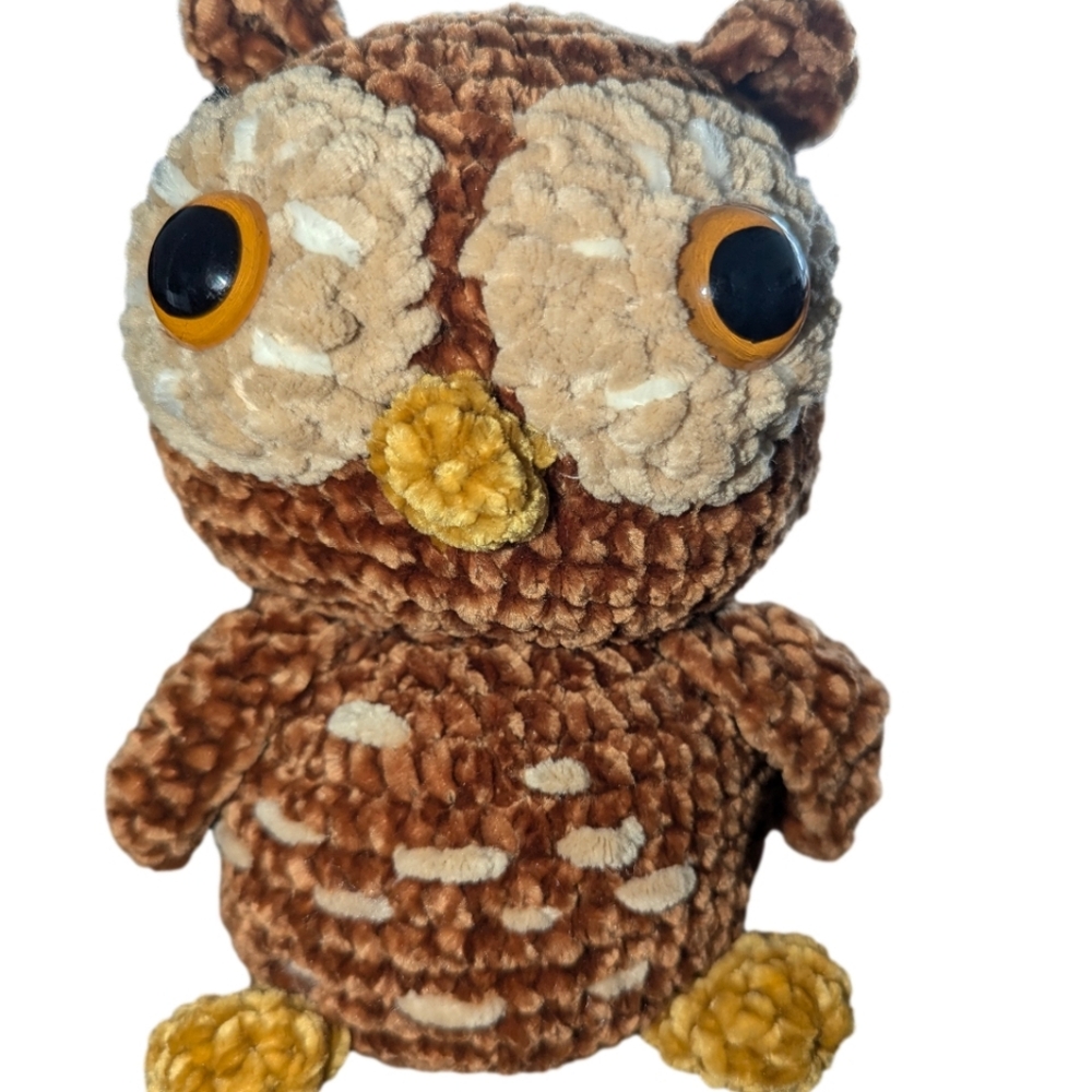 Holly the owl, he see everything, soft snuggle